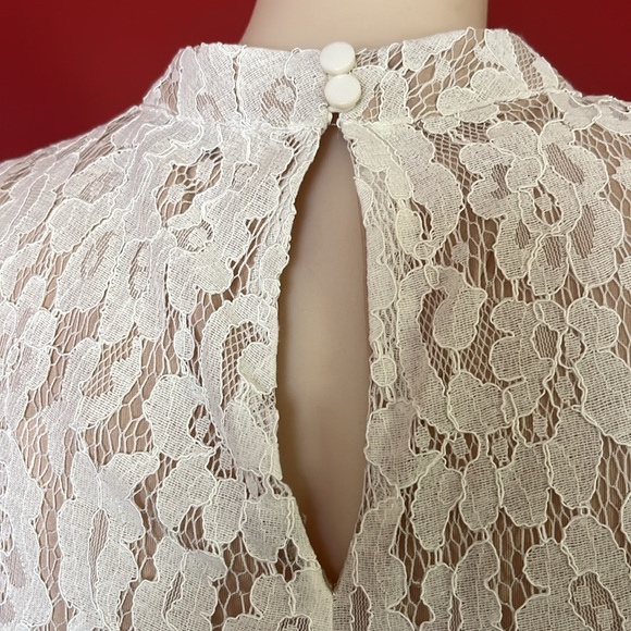 New Rose + Olive gorgeous lace top - Picture 7 of 16